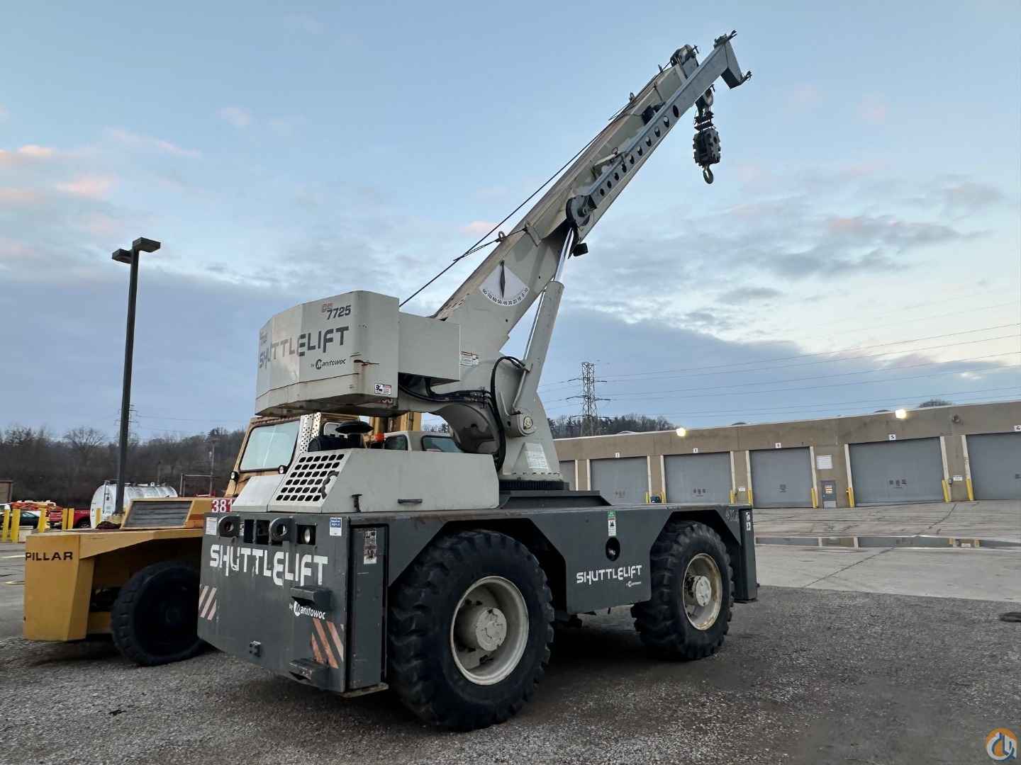 2012 Shuttlelift 7725