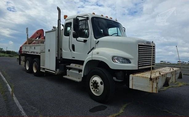 2011 Palfinger PK12000 MOUNTED ON FREIGHTLINER BUSINESS CLASS M2 106