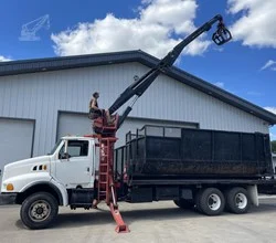 2000 Prentice TS33 MOUNTED ON 2000 STERLING LT9513