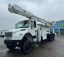2014 Altec AM900-E100 MOUNTED ON 2014 FREIGHTLINER BUSINESS CLASS M2 106