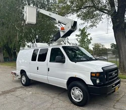 2010 Versalift VAN TEL29N MOUNTED ON 2010 FORD E350
