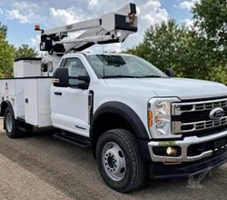2025 Versalift SST40EIH MOUNTED ON 2026 FORD F600