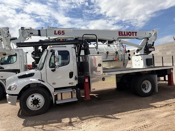 2025 Elliott L65R MOUNTED ON 2025 FREIGHTLINER BUSINESS CLASS M2 106