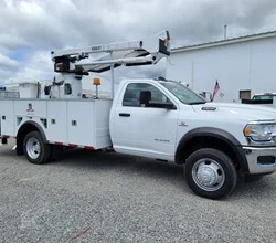 2021 Versalift SST40EIH MOUNTED ON 2021 RAM 5500 HD