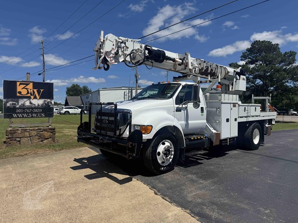 2013 Altec DM47TR MOUNTED ON 2013 FORD F750 XL SD
