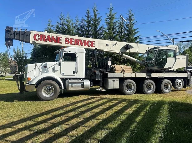 2014 National NBT40 MOUNTED ON 2013 PETERBILT 365