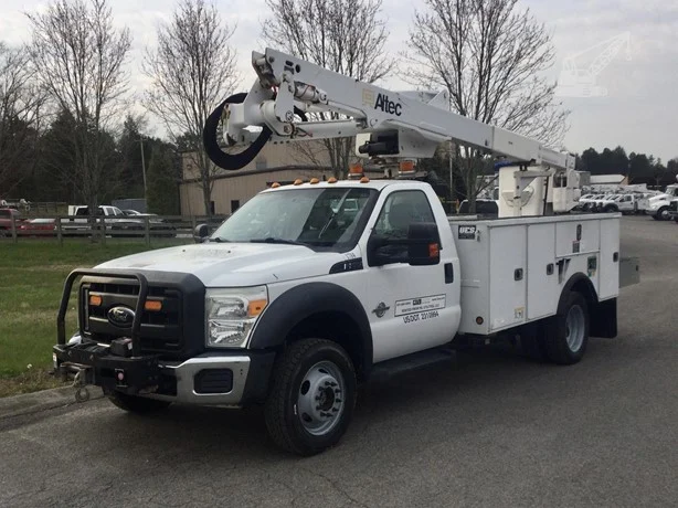 2014 Altec AT40G MOUNTED ON 2014 FORD F550