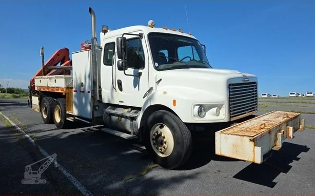 2008 Palfinger PK12000 MOUNTED ON 2010 FREIGHTLINER BUSINESS CLASS M2 106
