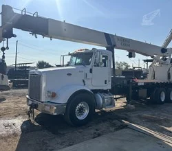 2010 National 900A MOUNTED ON 2010 PETERBILT 367