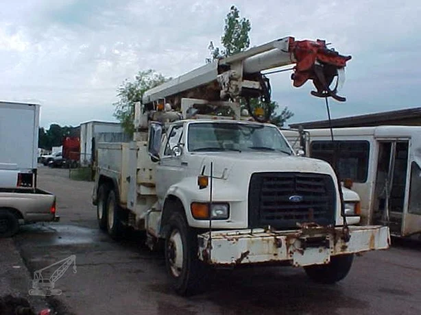 1996 Altec D1000BR MOUNTED ON 1996 FORD F800