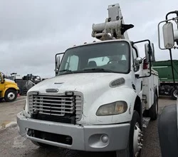 2004 Altec TA40 MOUNTED ON 2004 FREIGHTLINER BUSINESS CLASS M2 106