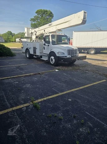 2016 Versalift VST9000I MOUNTED ON 2016 FREIGHTLINER BUSINESS CLASS M2 106