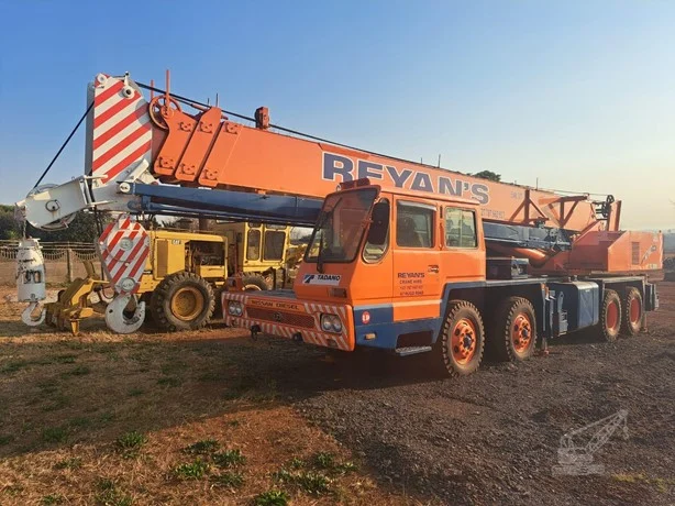 2005 Tadano TL 300E