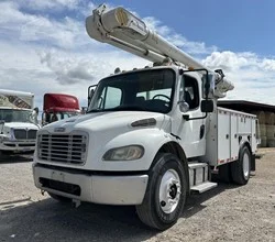 2013 Altec L42A MOUNTED ON 2013 FREIGHTLINER BUSINESS CLASS M2 100