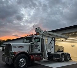 1993 National 647B MOUNTED ON 1993 PETERBILT 379