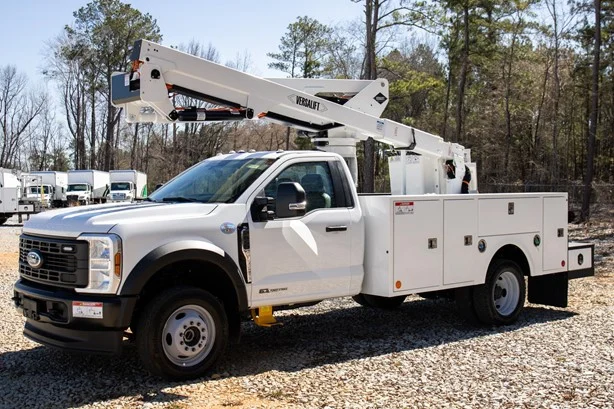 2024 Versalift SST40EIH MOUNTED ON 2025 FORD F550