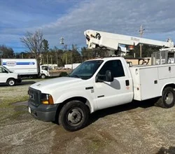 2006 Altec AT200A MOUNTED ON 2006 FORD F350 SD