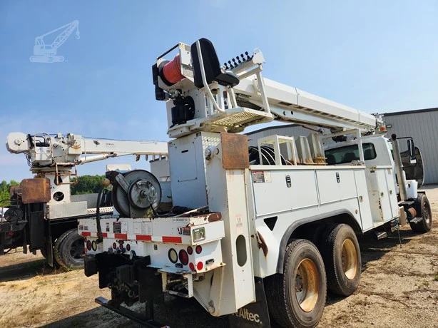 2014 Altec D4065BTR MOUNTED ON 2014 INTERNATIONAL WORKSTAR 7400