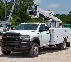 2022 Versalift SST40EIH MOUNTED ON 2022 RAM 5500 TRADESMAN