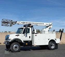 2005 Altec AT40C MOUNTED ON 2005 INTERNATIONAL WORKSTAR 7300