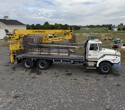 1993 Atlas AK5220V MOUNTED ON 1994 VOLVO WG64