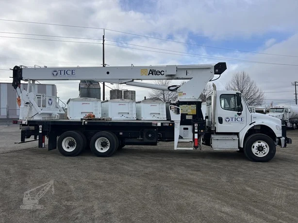 2014 Altec AC23-95B MOUNTED ON 2014 FREIGHTLINER BUSINESS CLASS M2 106