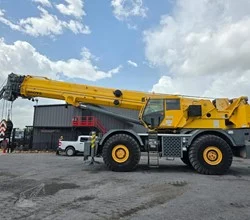 2011 Grove RT890E