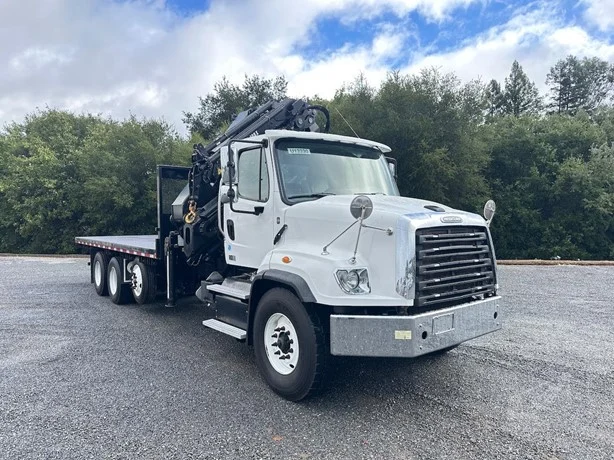 2016 Hiab XS322E-4 HIPRO MOUNTED ON 2016 FREIGHTLINER 114SD