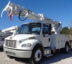 2014 Altec DM47BTR MOUNTED ON 2014 FREIGHTLINER BUSINESS CLASS M2 106