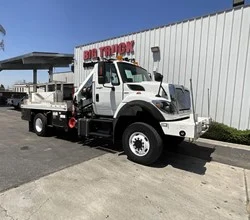 2011 Effer 100/3S MOUNTED ON 2011 INTERNATIONAL WORKSTAR 7400