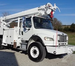 2008 Altec D3050ATR MOUNTED ON 2008 FREIGHTLINER BUSINESS CLASS M2 106