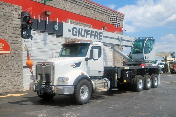 2027 Manitex 40124SHL MOUNTED ON 2027 PETERBILT 567