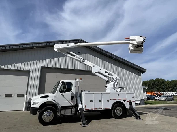 2018 Altec AM55E MOUNTED ON 2018 FREIGHTLINER BUSINESS CLASS M2 106