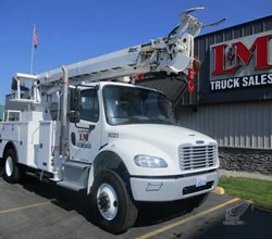 2014 Altec DM47BTR MOUNTED ON 2015 FREIGHTLINER BUSINESS CLASS M2 106