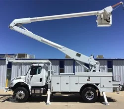 2014 Altec AA755 MOUNTED ON 2014 FREIGHTLINER BUSINESS CLASS M2 100
