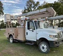 2016 Terex HR40M MOUNTED ON 2016 INTERNATIONAL TERRASTAR