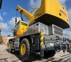 2025 Grove GRT765