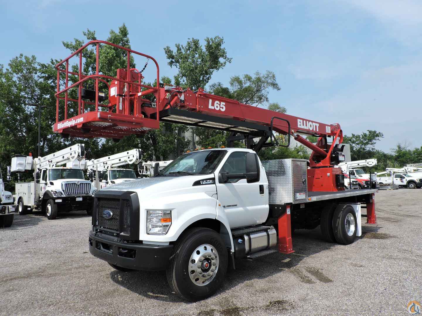 2025 Elliott L65R