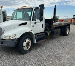 2000 Pm 4 MOUNTED ON 2002 INTERNATIONAL DURASTAR 4300