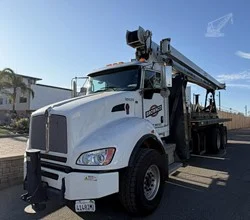 2023 Manitex 26101C MOUNTED ON 2023 KENWORTH T880