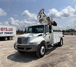 2004 Terex COMMANDER 4047 MOUNTED ON 2004 INTERNATIONAL DURASTAR 4300
