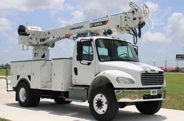 2020 Terex COMMANDER 4047 MOUNTED ON 2020 FREIGHTLINER BUSINESS CLASS M2 106