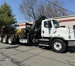 2015 Hiab XS322E-5 HIPRO MOUNTED ON 2015 FREIGHTLINER 114SD