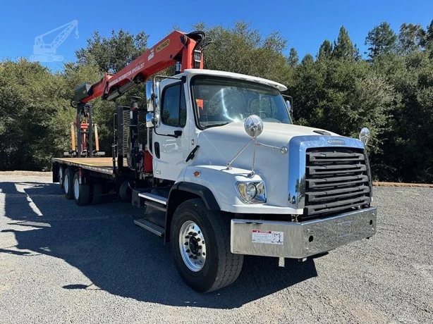 2015 Palfinger PW38001 MOUNTED ON 2016 FREIGHTLINER 114SD