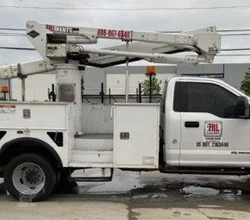 2017 Versalift SST40EIH MOUNTED ON 2017 FORD F550