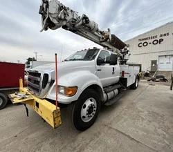 2012 Altec DM47T MOUNTED ON 2012 FORD F750 XLT SD