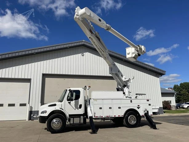 2023 Altec AM55E MOUNTED ON 2023 FREIGHTLINER BUSINESS CLASS M2 106