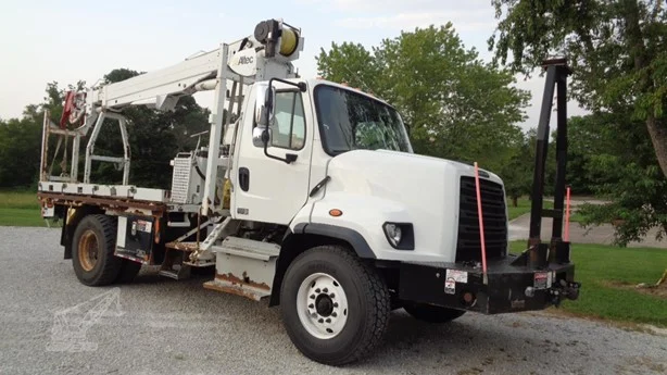 2015 Altec DL42TB MOUNTED ON 2015 FREIGHTLINER 108SD