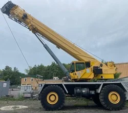 2009 Grove RT9130E