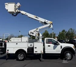 2017 Altec AT41M MOUNTED ON 2017 FORD F550